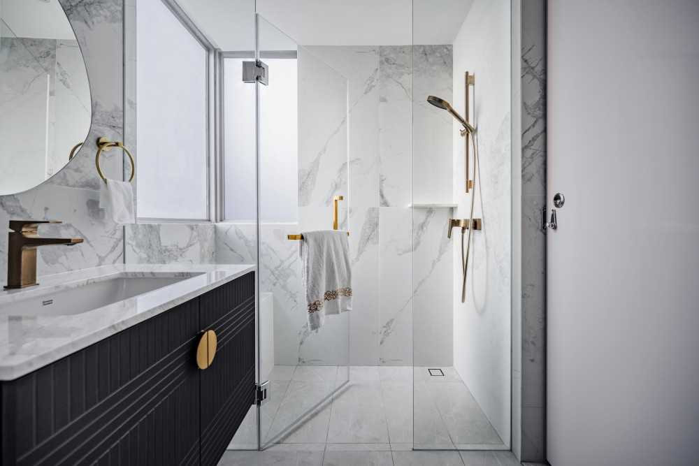 Modern Bathroom with Mirror and Shower Screen
