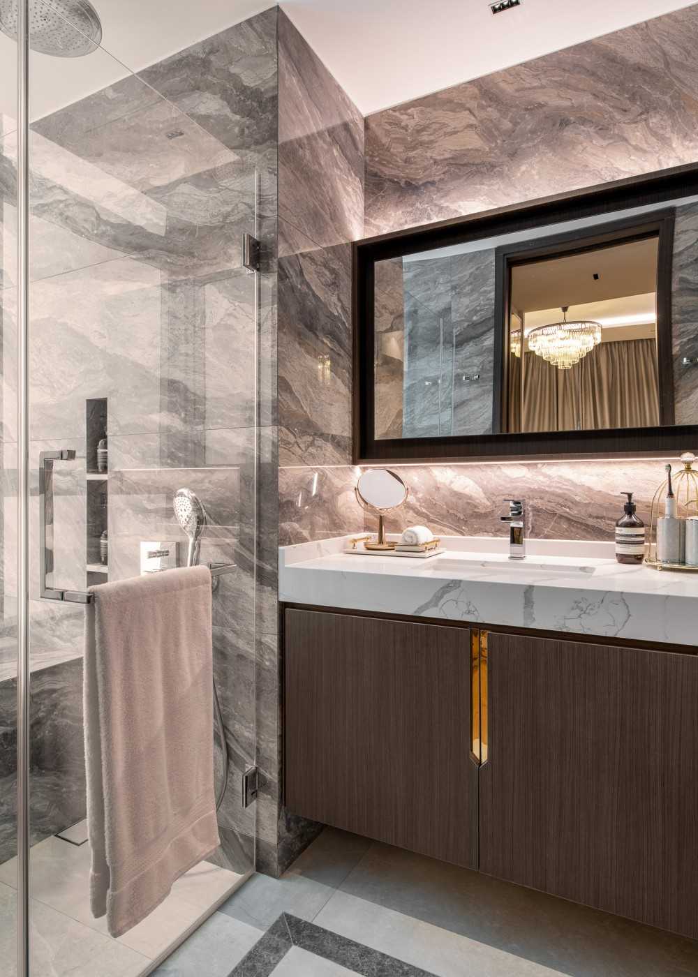 Asian Bathroom with Mirror and Bathroom Storage