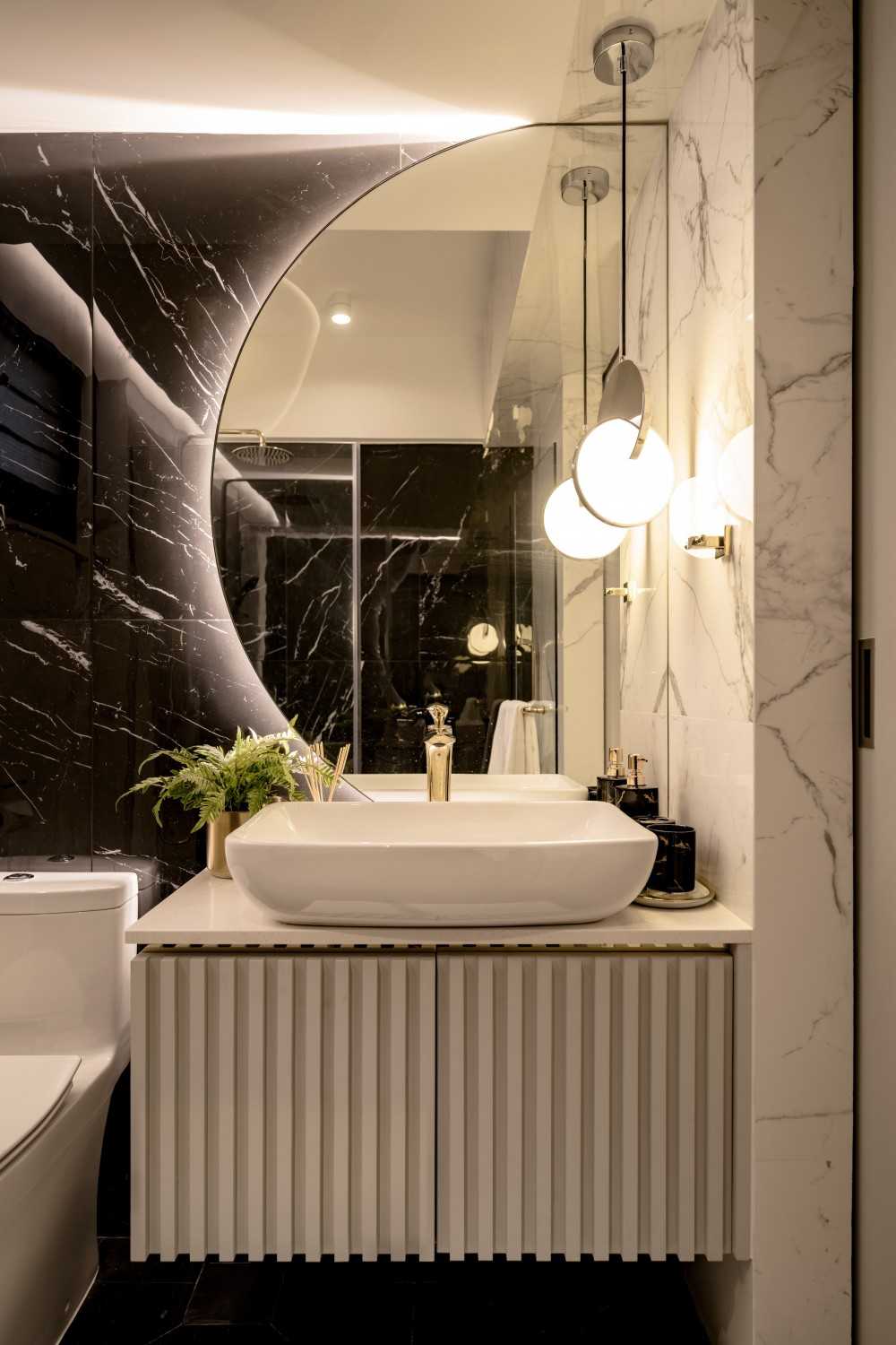 Contemporary Bathroom with Mirror and Shower Screen