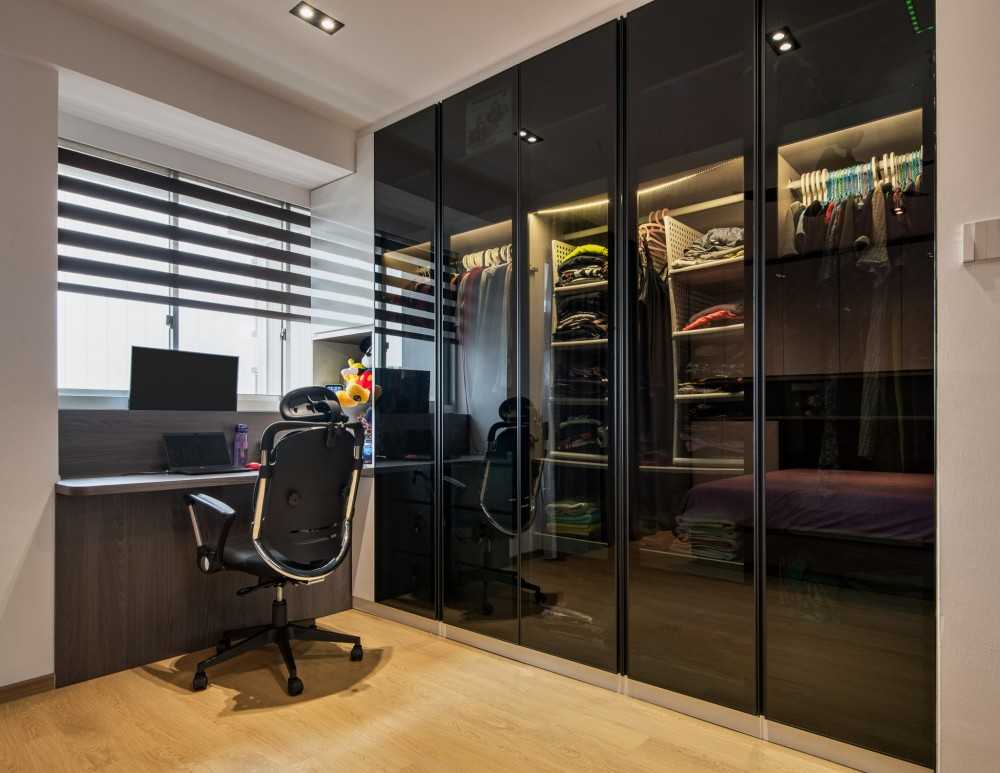 Contemporary Bedroom with Vinyl Flooring and Wardrobe