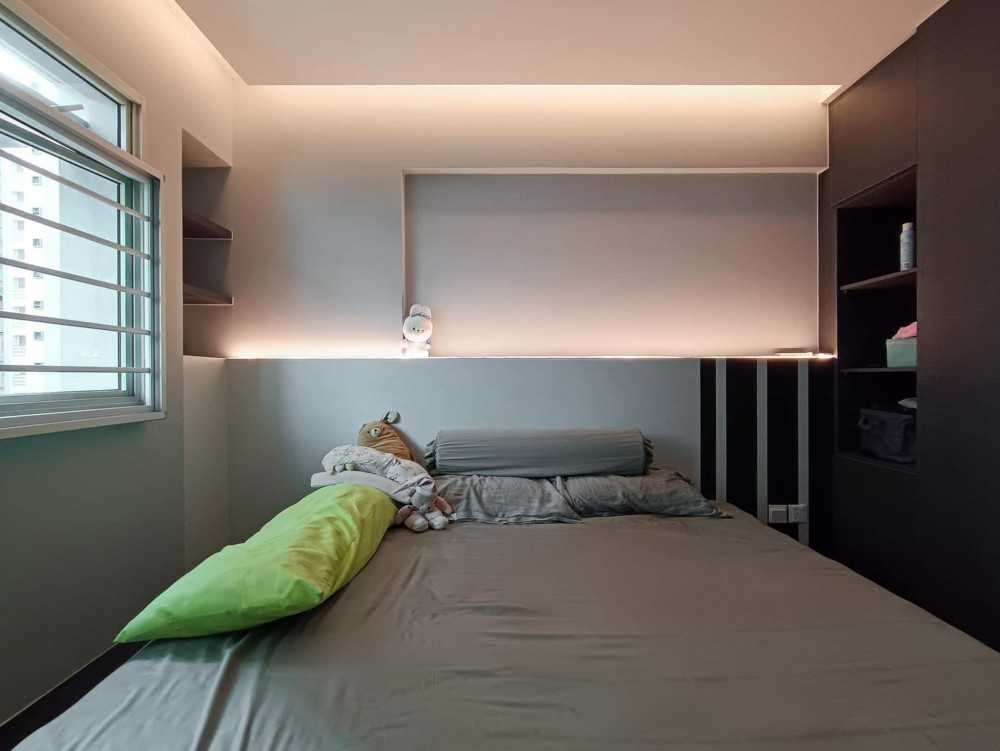 Modern Bedroom with Built-in Bed and Window Grille