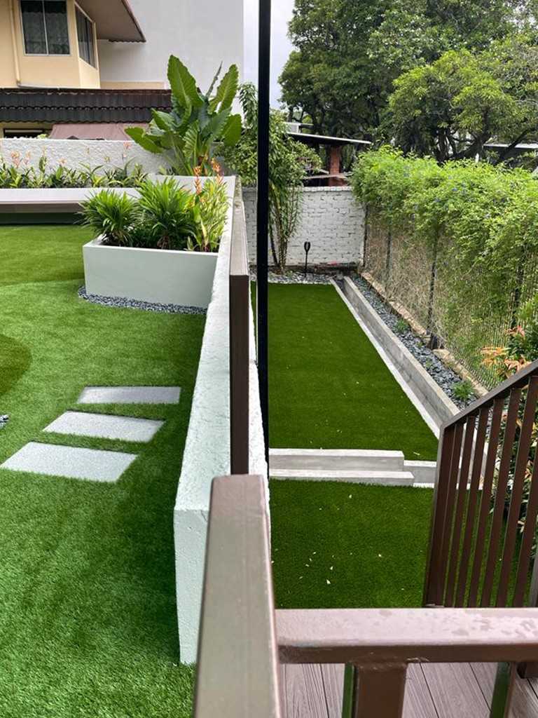 Modern Outdoor with Metal Gate and Paintings