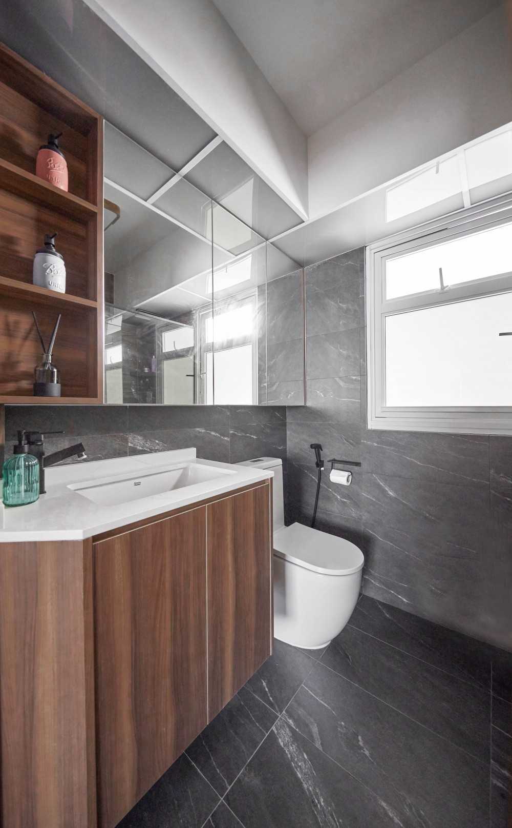 Contemporary Bathroom with Granite Floor and Mirror