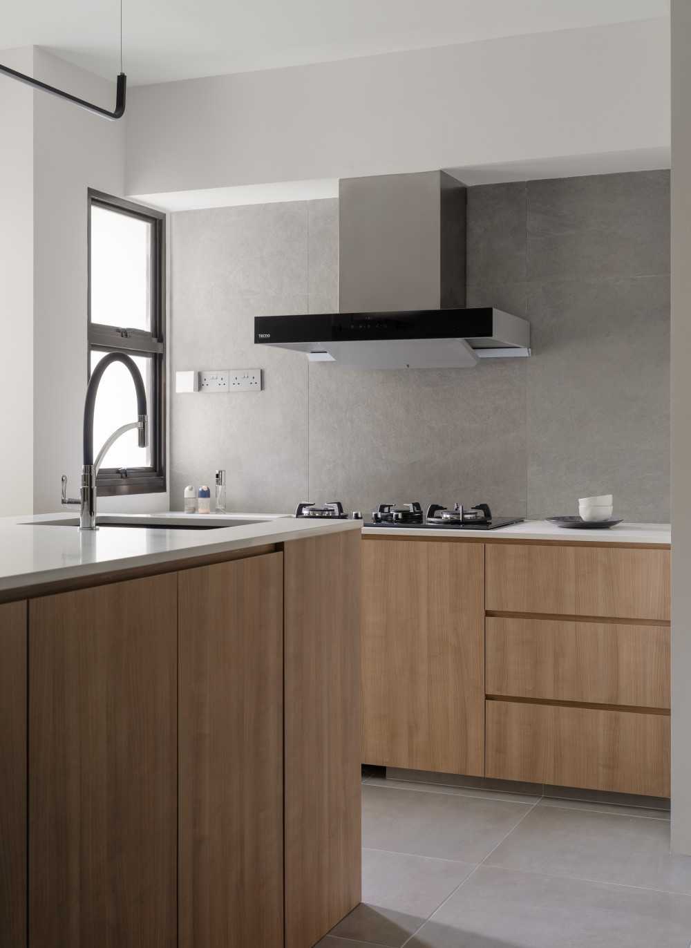 Scandinavian Kitchen with Countertop and Kitchen Backsplash