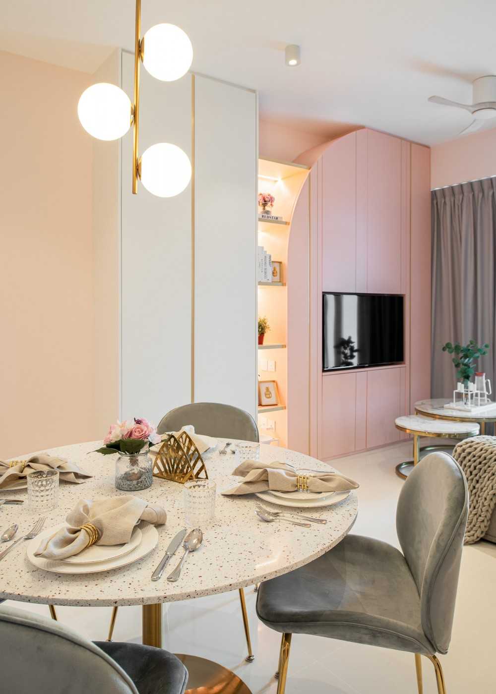 Modern Dining Room with Dining Table and Dining Chairs