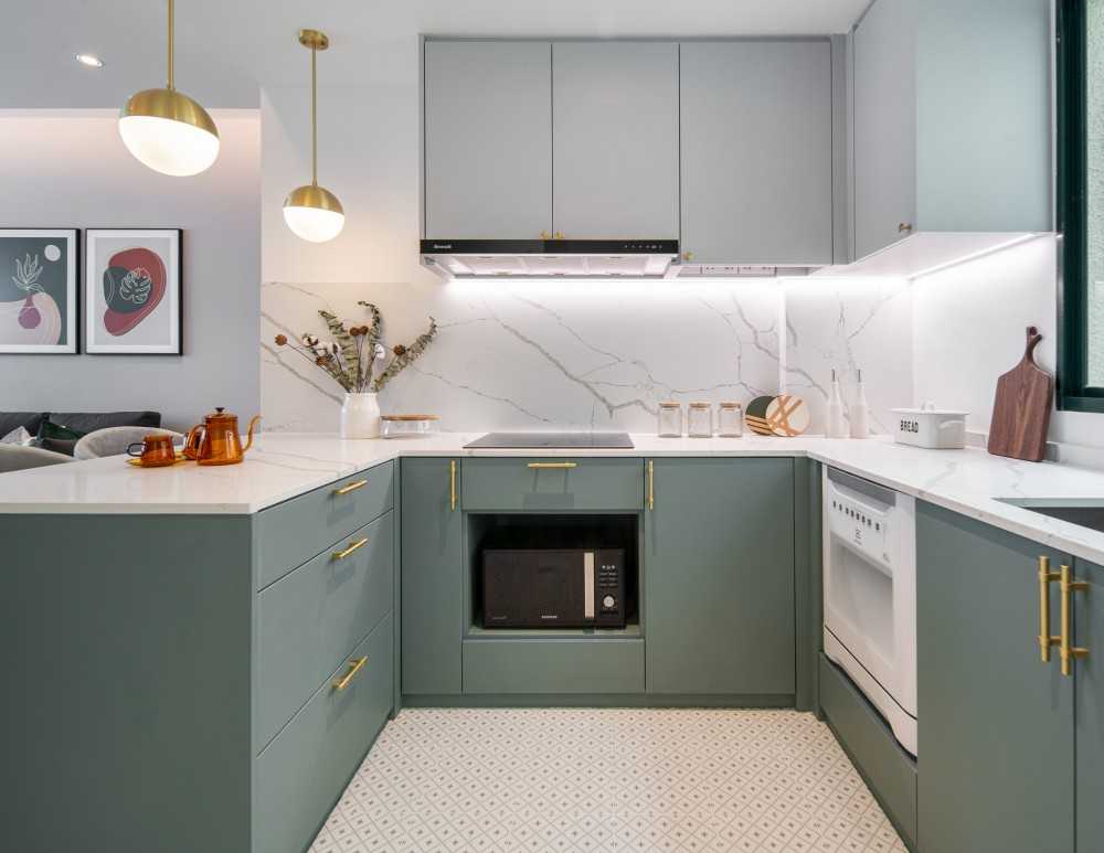 Modern Kitchen with Kitchen Island and Open Kitchen