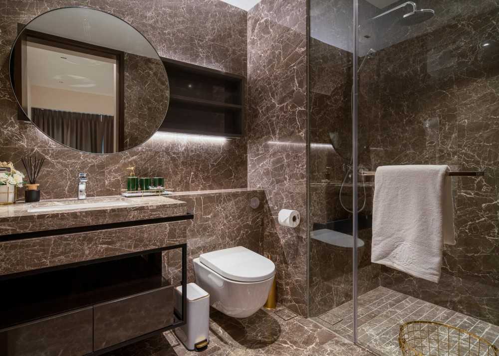 Modern Bathroom with Shower Screen and Bathroom Storage