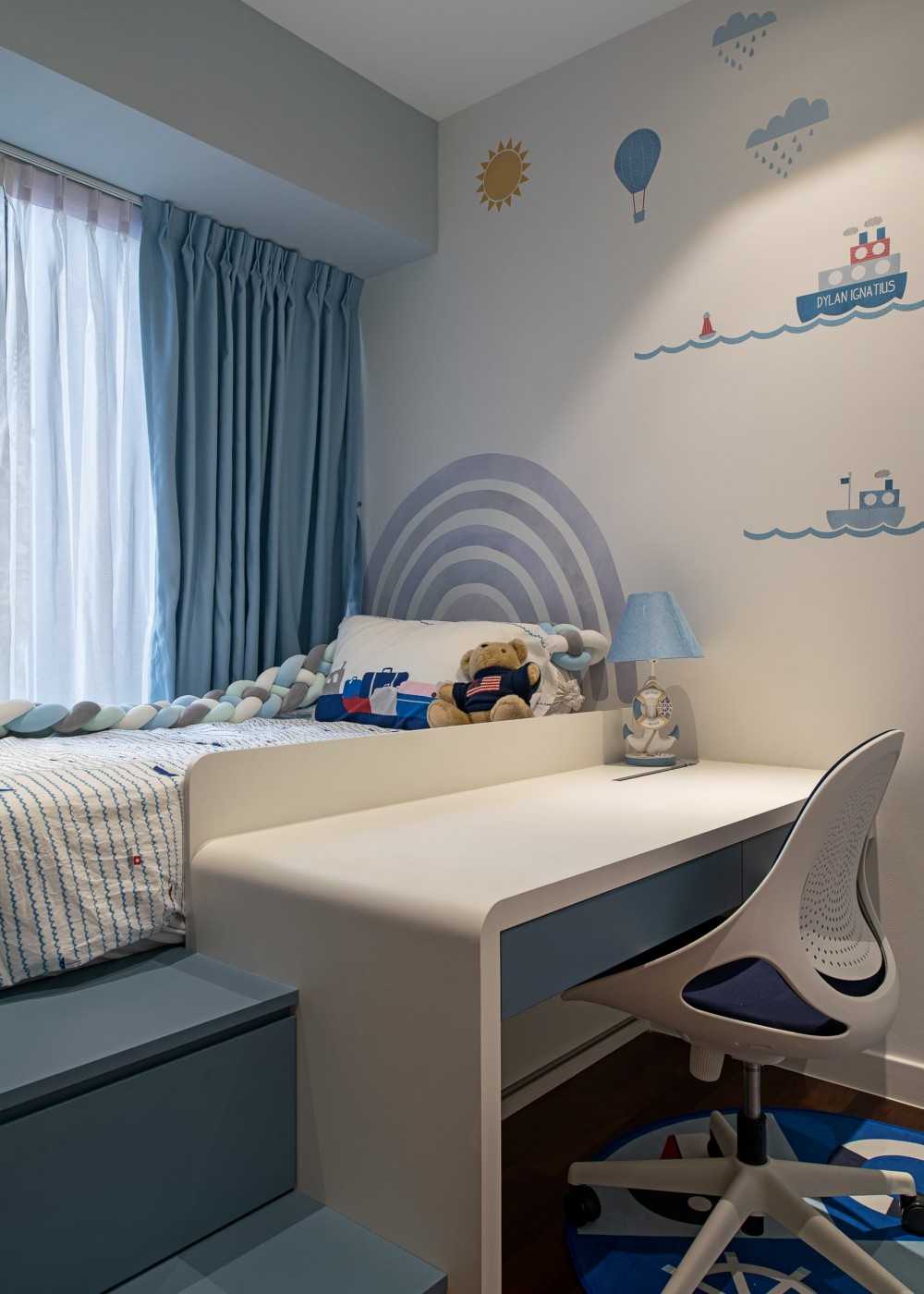 Modern Kids Room with Platform Bed and Built-in Bed