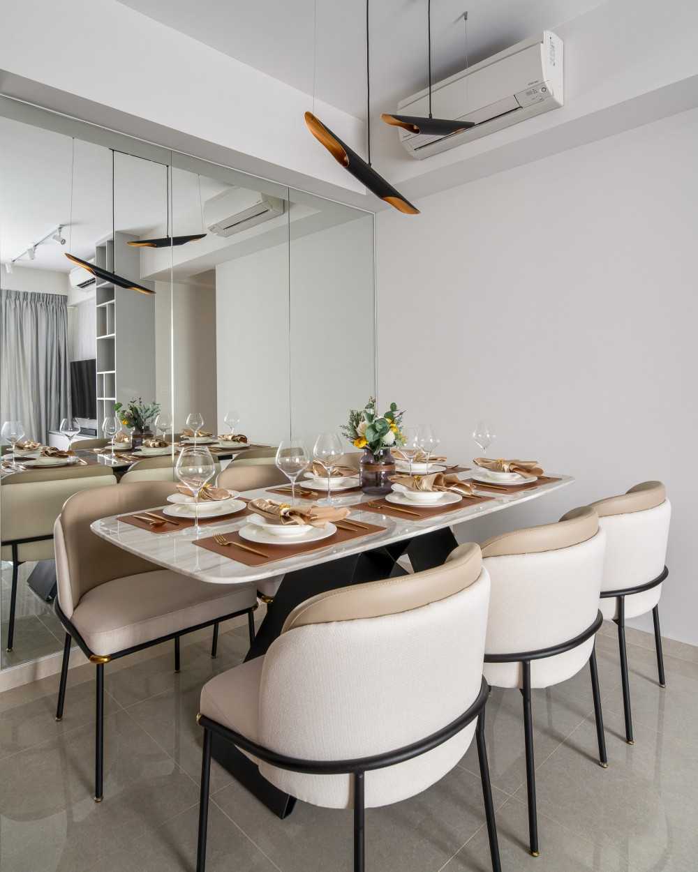 Modern Dining Room with Dining Table and Dining Chairs