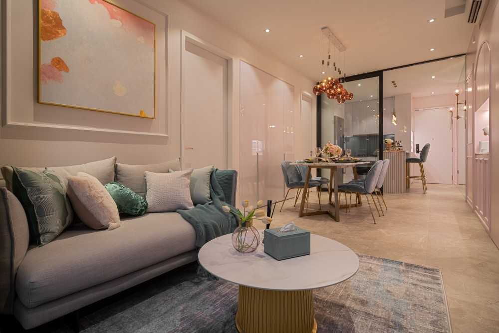Modern Living Room with Feature Wall and Sofa