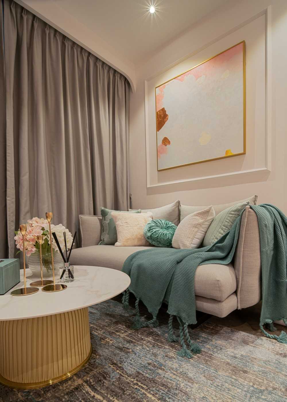 Modern Living Room with Feature Wall and Sofa
