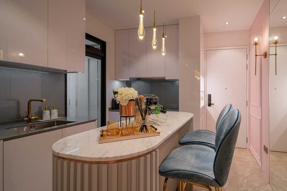 Modern Kitchen with Kitchen Island and Open Kitchen