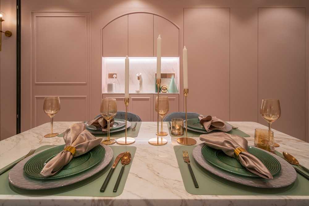 Modern Dining Room with Dining Table and Dining Chairs
