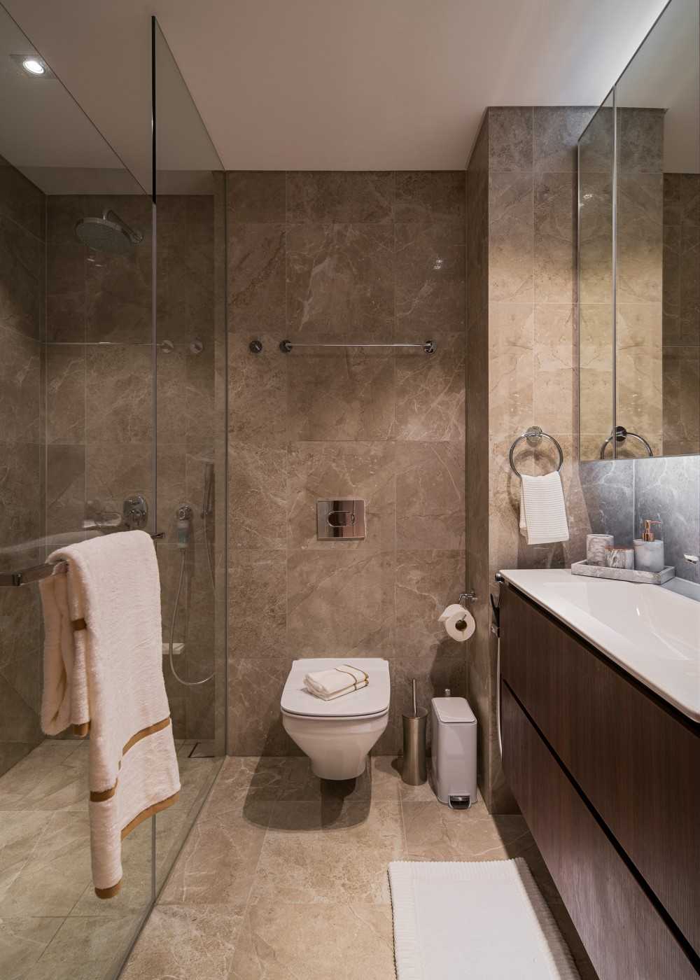 Modern Bathroom with Mirror and Shower Screen