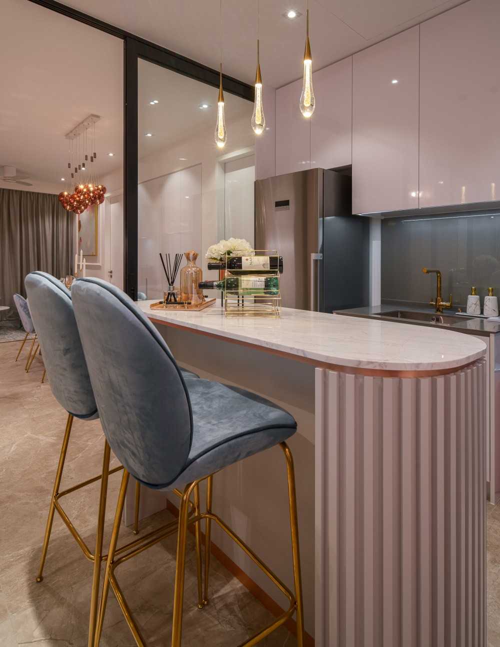 Modern Kitchen with Kitchen Window and Kitchen Island