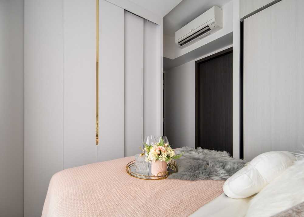 Modern Bedroom with Wardrobe and Sliding Wardrobe