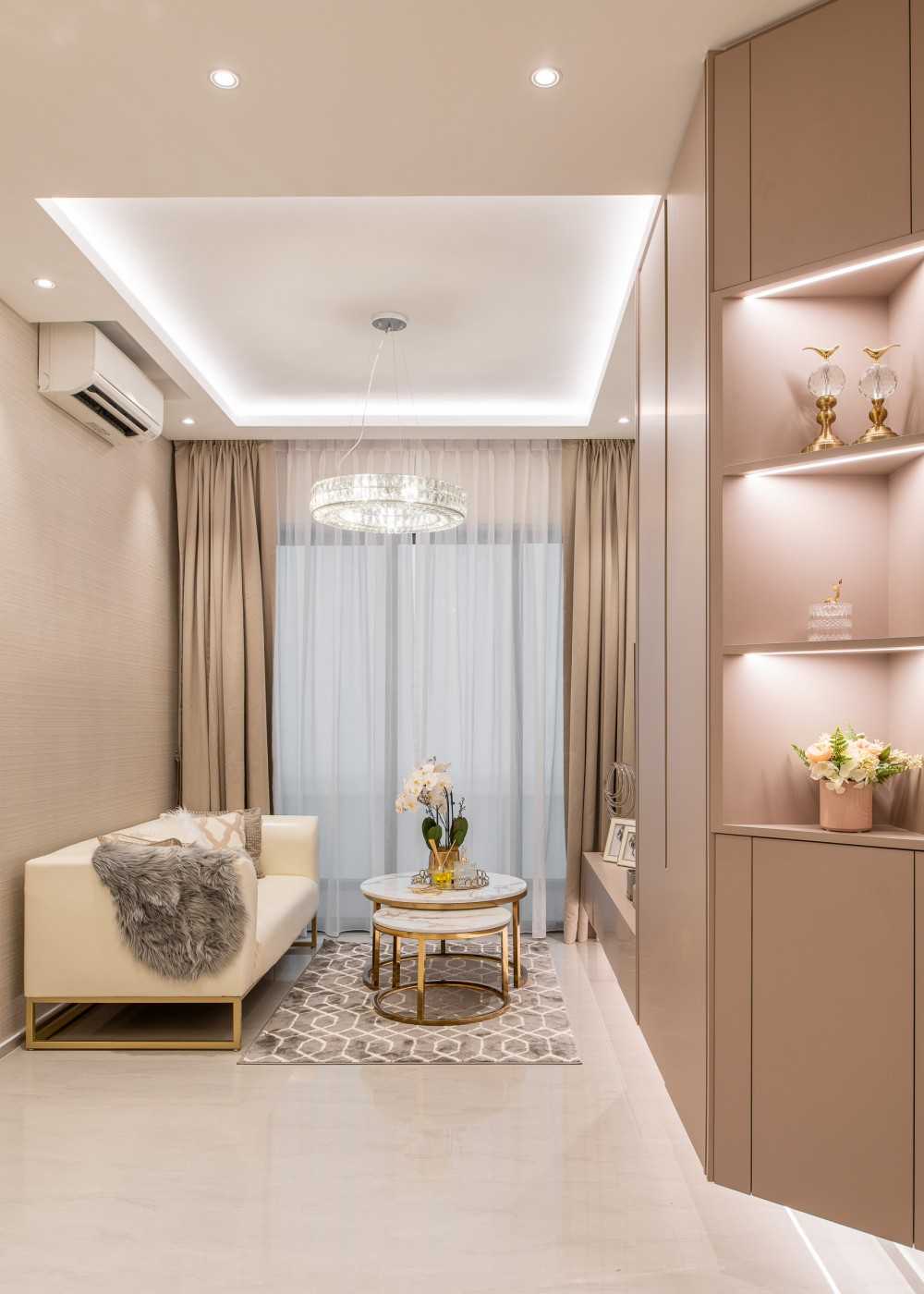 Modern Entryway with Mirror and Shoe Rack
