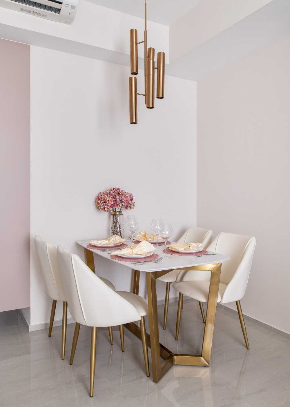 Modern Dining Room with Dining Table and Dining Chairs