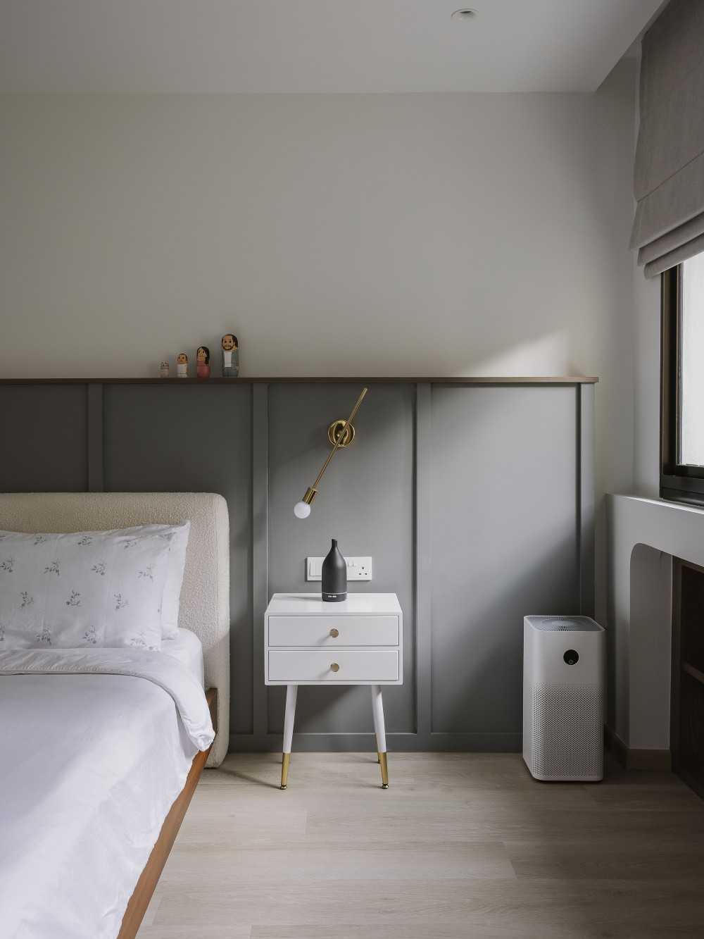 Modern Bedroom with Wood Flooring and Curtain