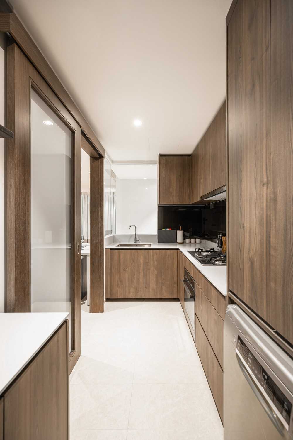 Modern Kitchen with Kitchen Island and Cupboard