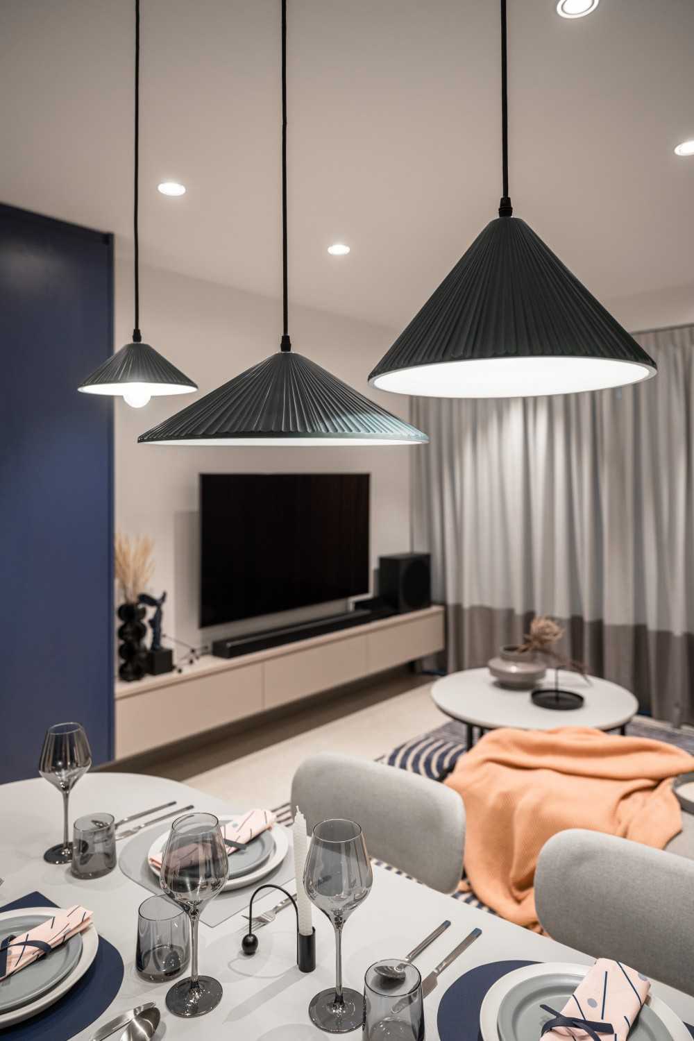 Modern Kitchen with Kitchen Window and Kitchen Island