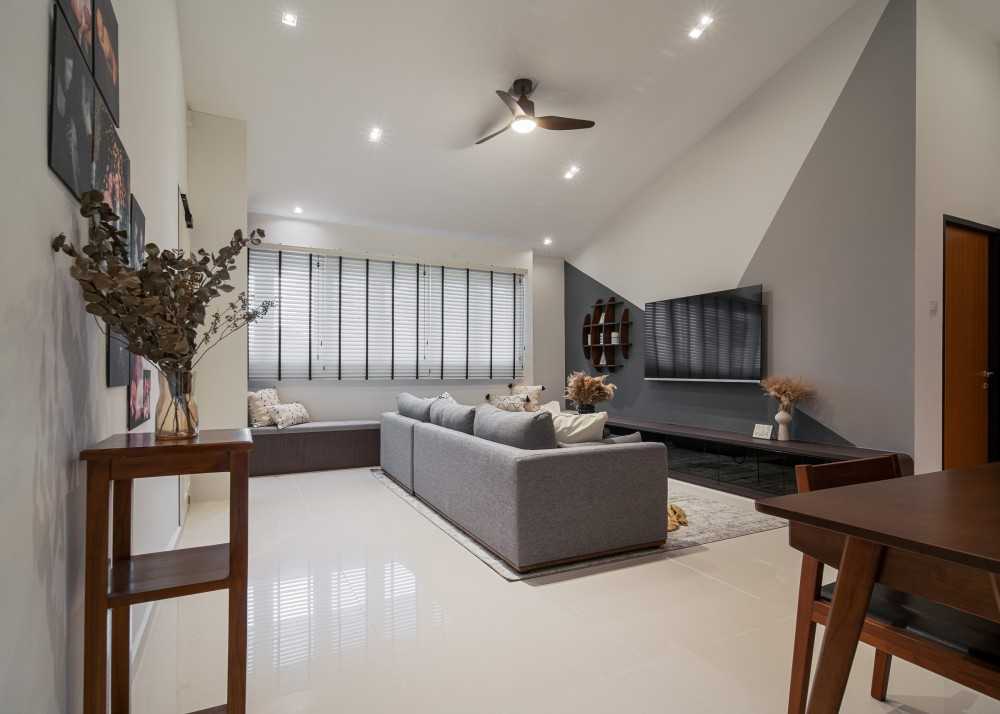 Modern Living Room with Feature Wall and Mirror