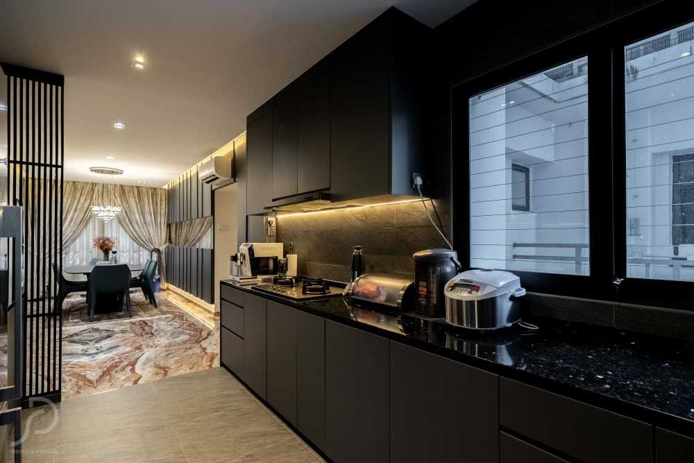 Modern Kitchen with Homogeneous Tiles and Wood Flooring