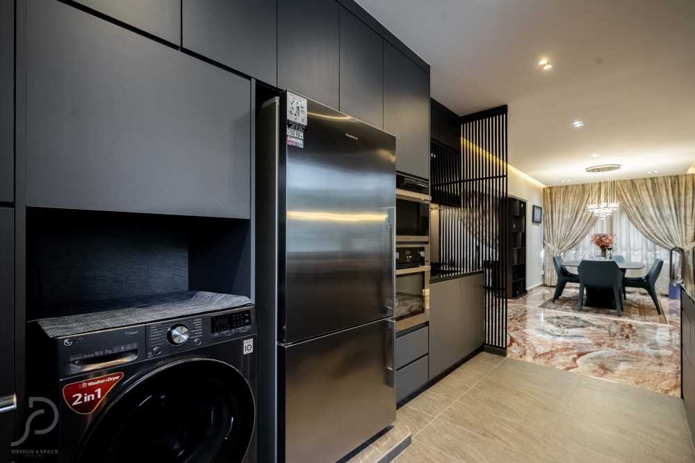 Modern Kitchen with Marble Floor and Kitchen Backsplash