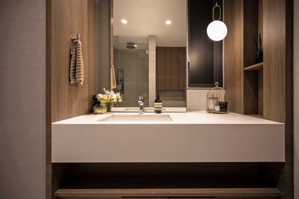 Contemporary Bathroom with Countertop and Mirror
