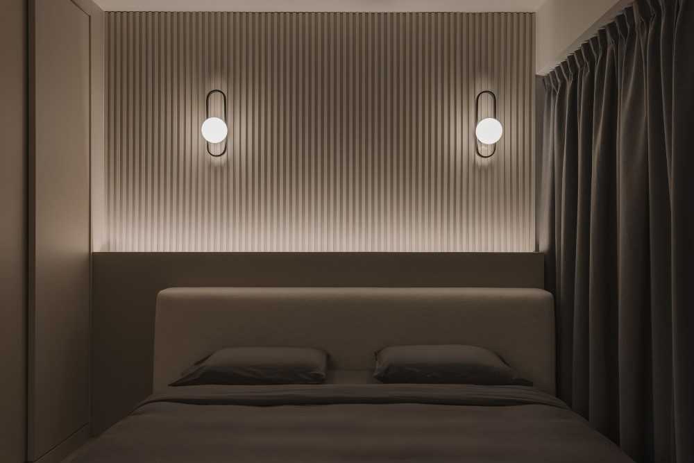 Modern Bedroom with Platform Bed and Feature Wall