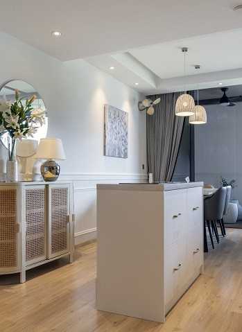 Scandinavian Dining Room with Dining Table and Dining Chairs