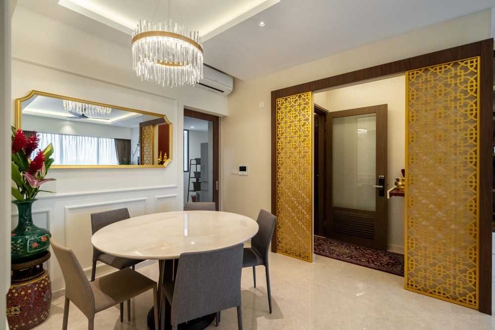 Modern Dining Room with Drop Light and Ceiling Light