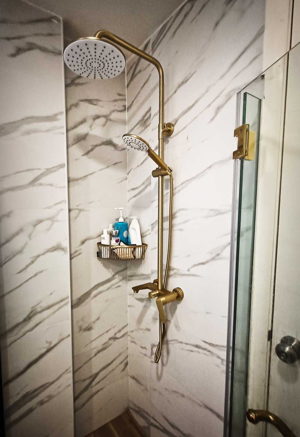 Contemporary Bathroom at Upper Changi Road by Sol Renovation Contractor Pte Ltd Hometrust