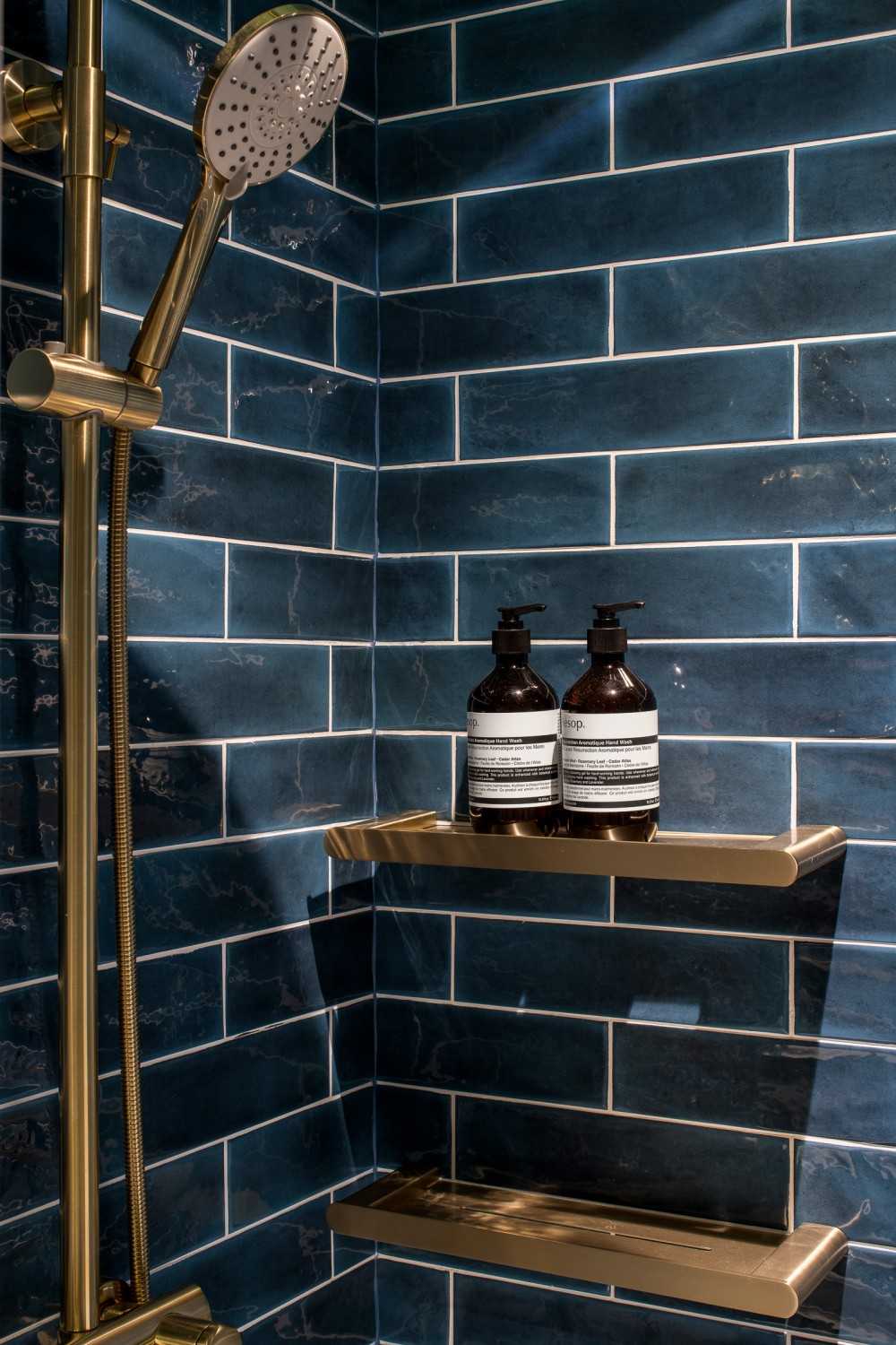Eclectic Bathroom with Homogeneous Tiles and Mirror