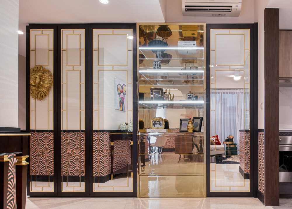 Eclectic Entryway with Mirror and Seating Bench