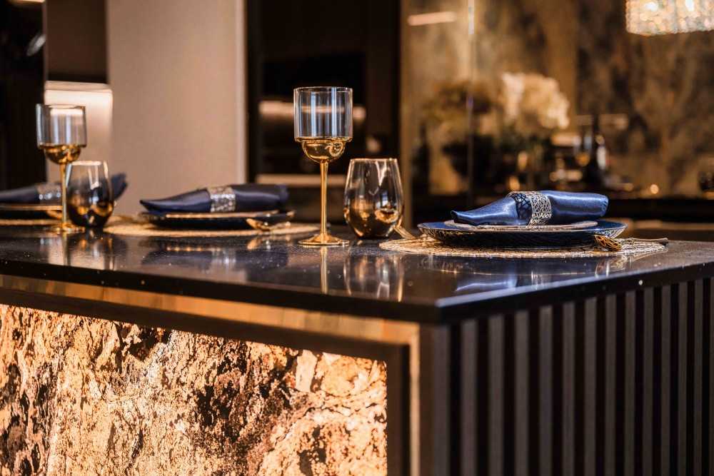 Modern Kitchen with Kitchen Island and Breakfast Counter