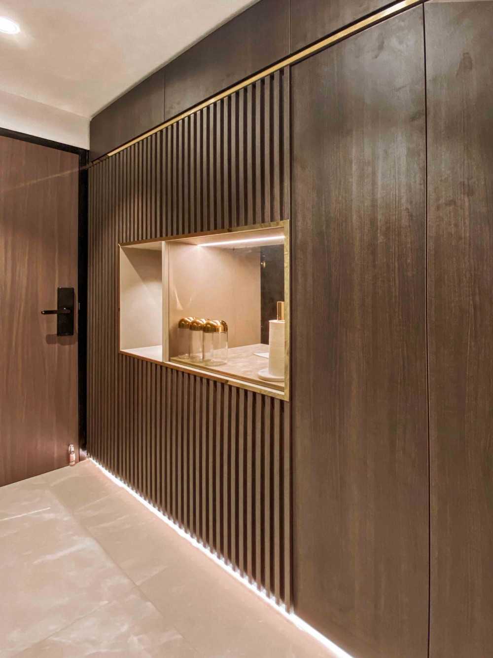 Modern Entryway with Mirror and Seating Bench