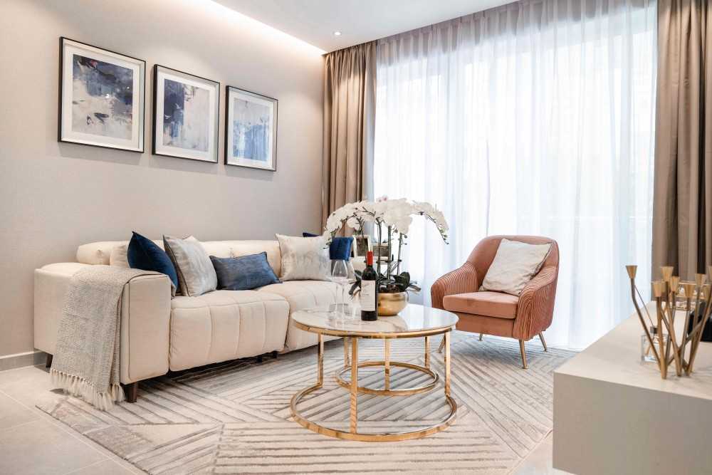 Modern Living Room with Mirror and Sofa