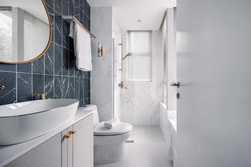 Modern Bathroom with Bathtub and Bathroom Storage