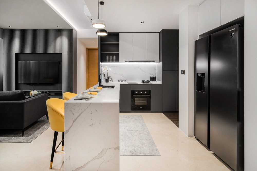 Contemporary Kitchen with Kitchen Island and Open Kitchen