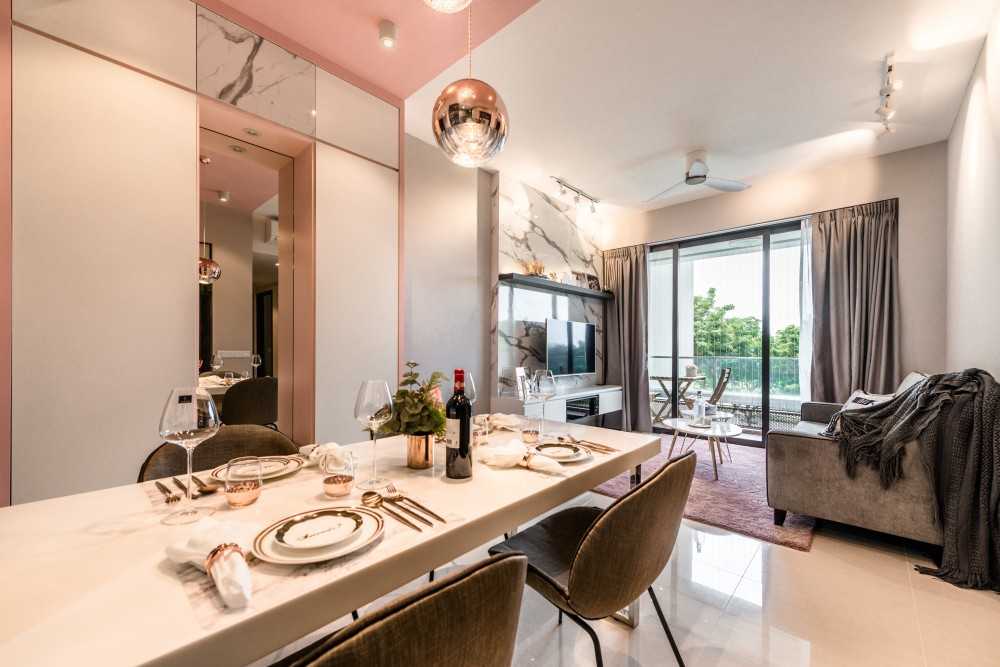 Modern Dining Room with Dining Table and Dining Chairs