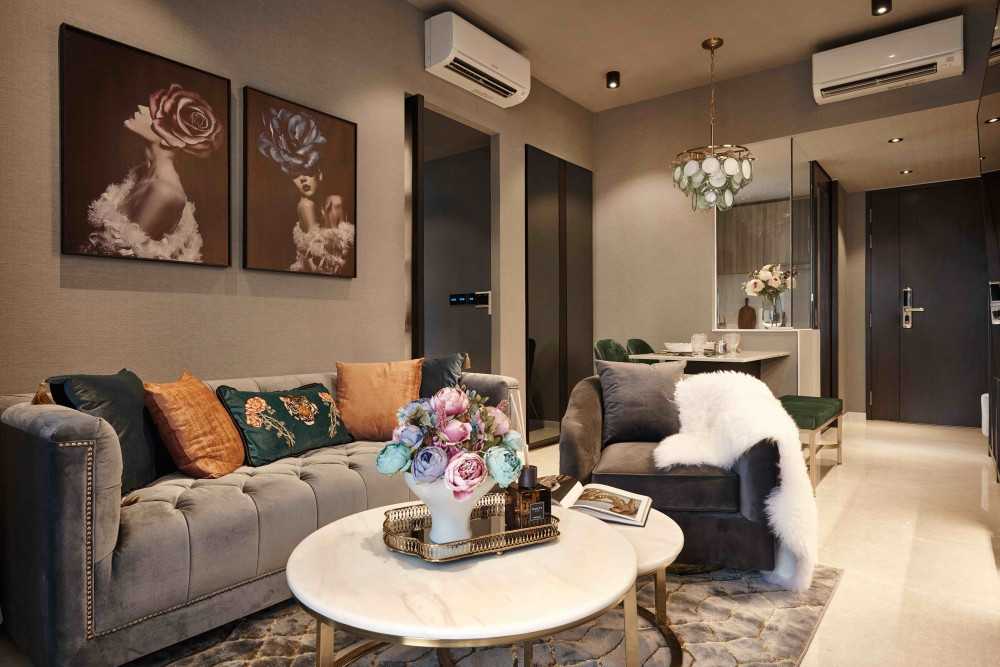 Eclectic Living Room with Feature Wall and Cove Lighting