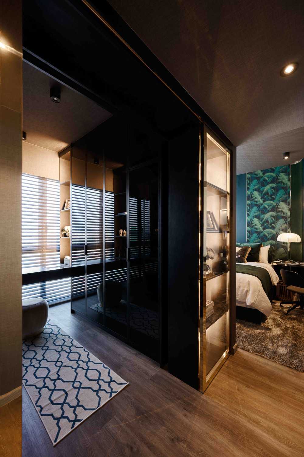 Eclectic Walk-in Wardrobe with Mirror and Wardrobe