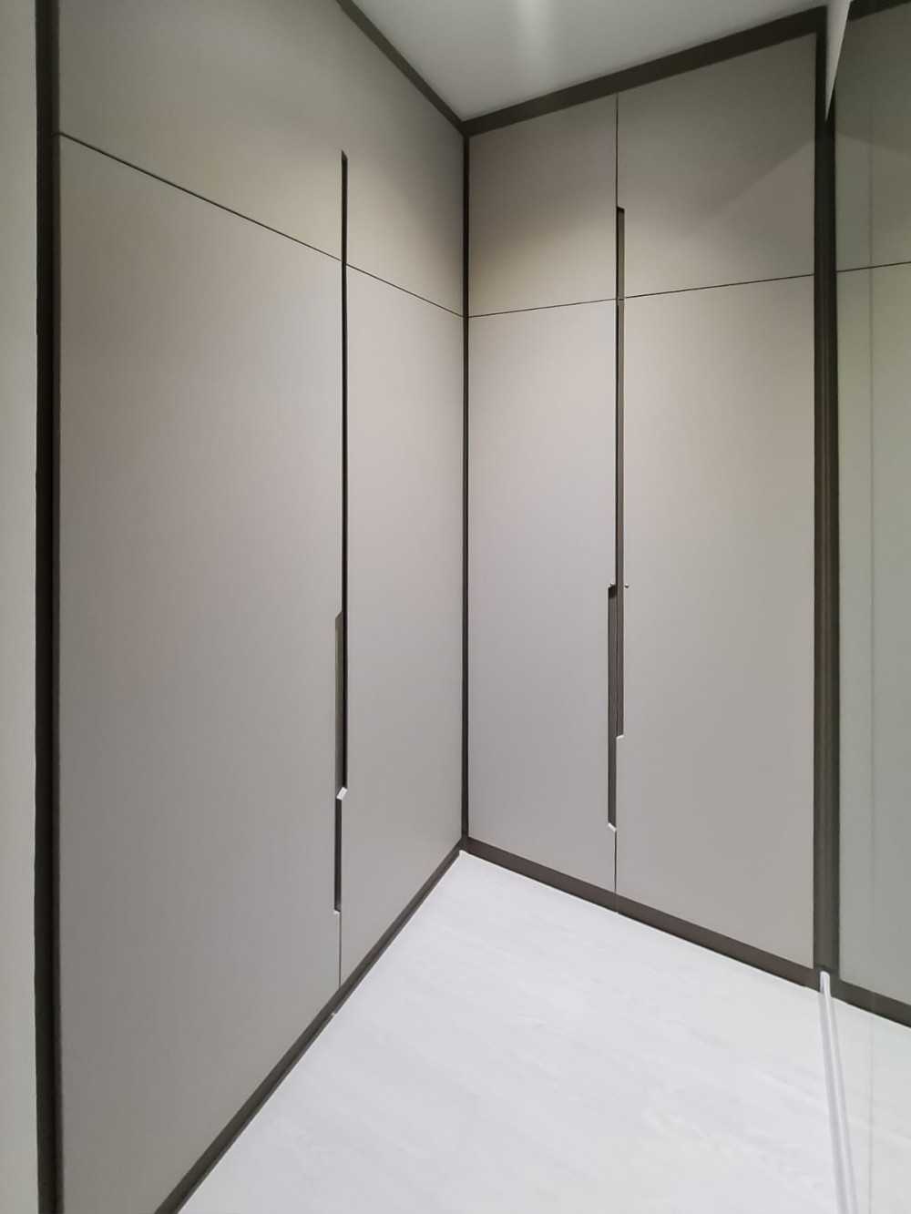Modern Bedroom with Mirror and Wardrobe