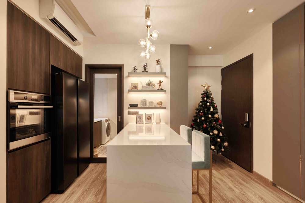 Modern Kitchen with Kitchen Island and Open Kitchen