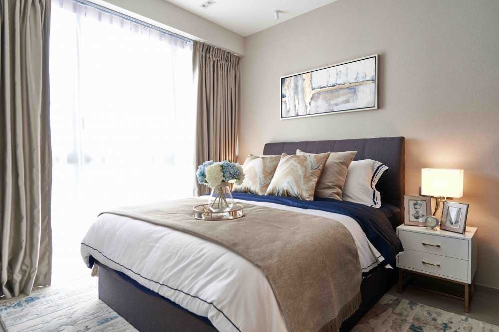 Modern Bedroom with Wardrobe and Sliding Wardrobe