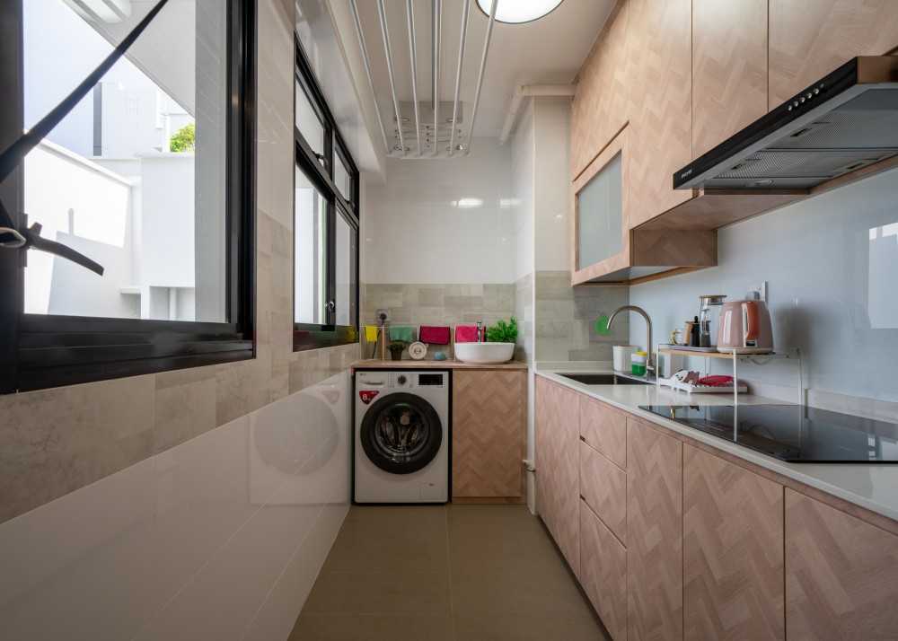 Contemporary Kitchen with Herringbone Tiling and Wood Flooring