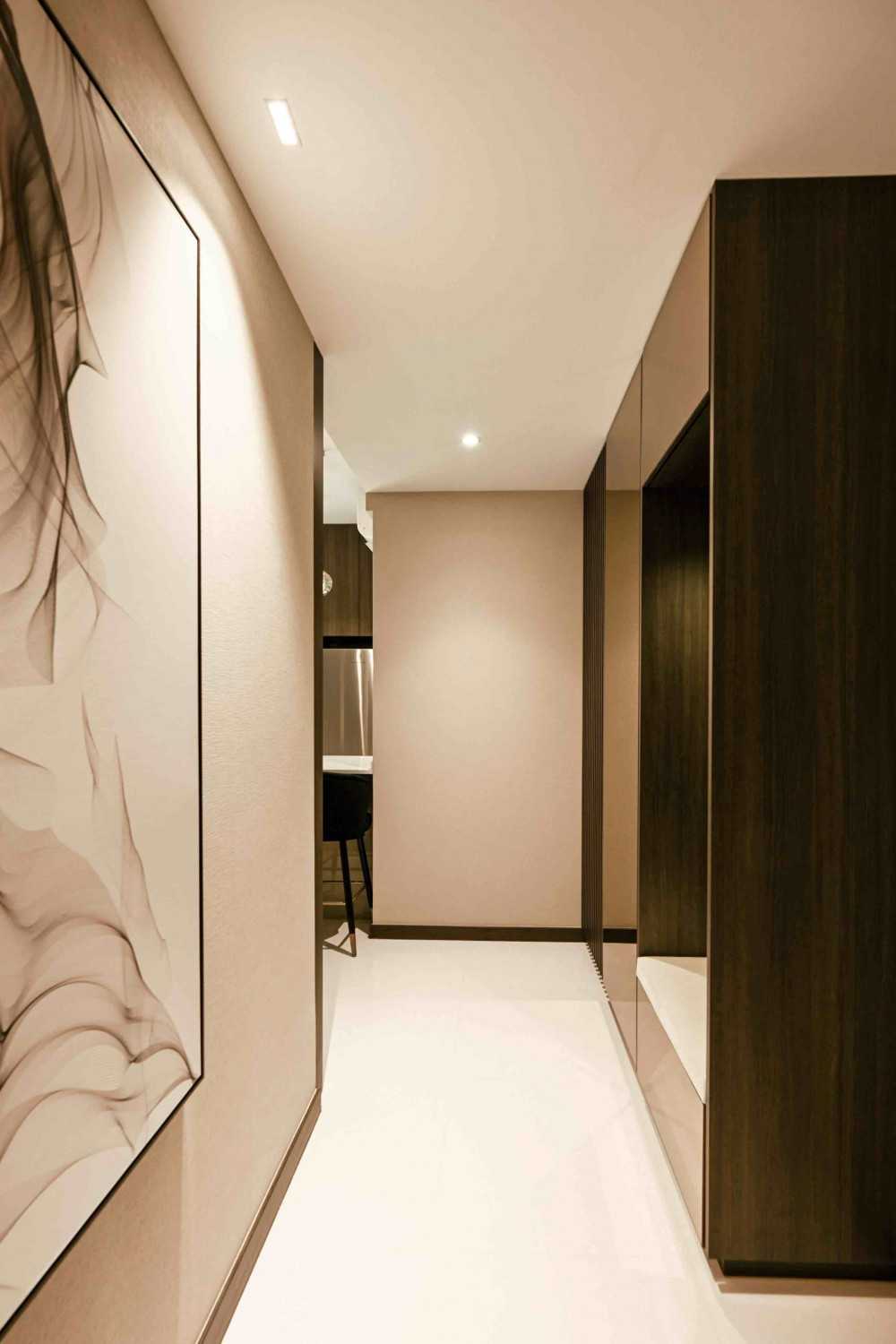Contemporary Entryway with Mirror and Seating Bench