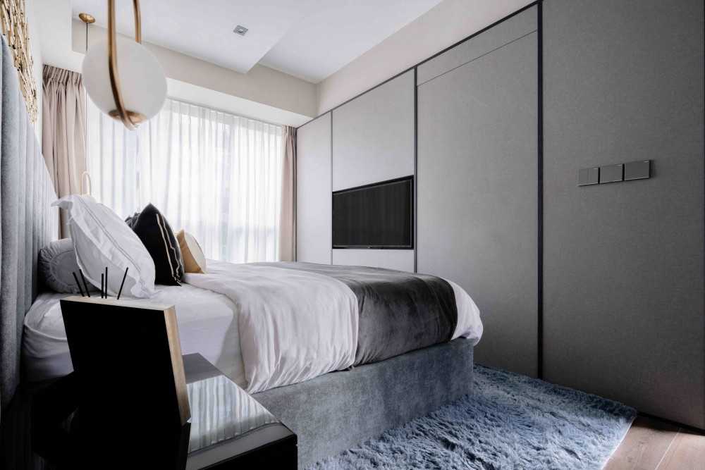 Contemporary Bedroom with Wardrobe and Sliding Wardrobe