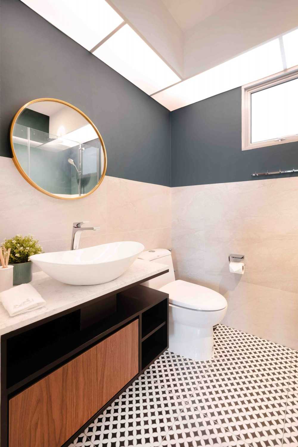 Eclectic Bathroom with Mirror and Bathroom Storage